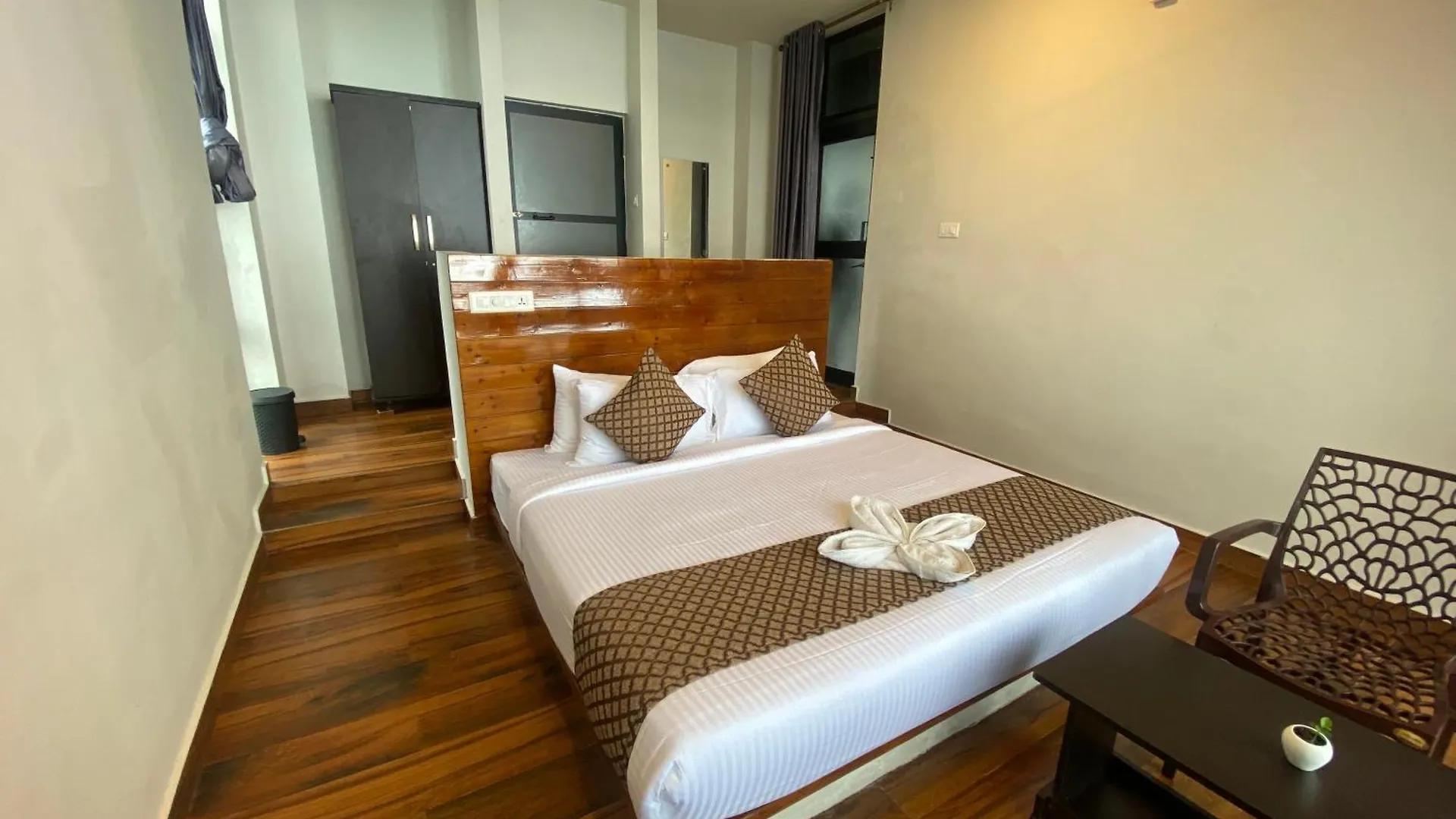 Hill Monk- Dazzling Vega Hotel Vagamon Resort